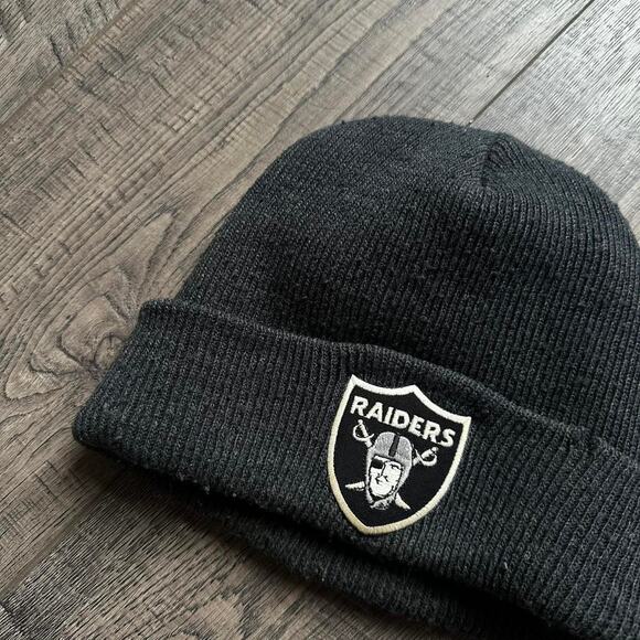 Vintage Football Oakland Raiders Logo Beanie Cuffed Hat Cap - Picture 3 of 6